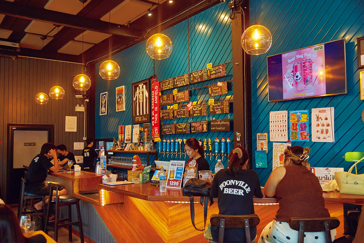 バンコク〈ユナイテッド・ピープルズ・ブルワリー〉店内