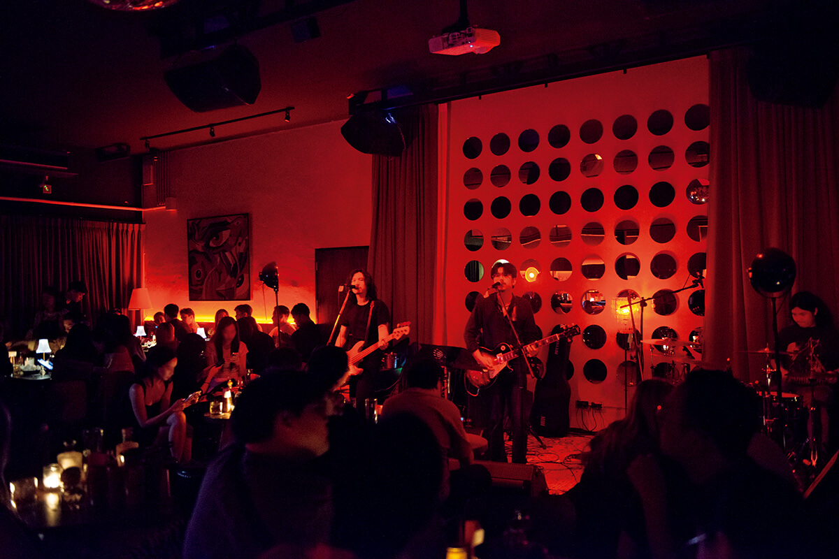 バンコク〈ブラック・キャビン〉内観