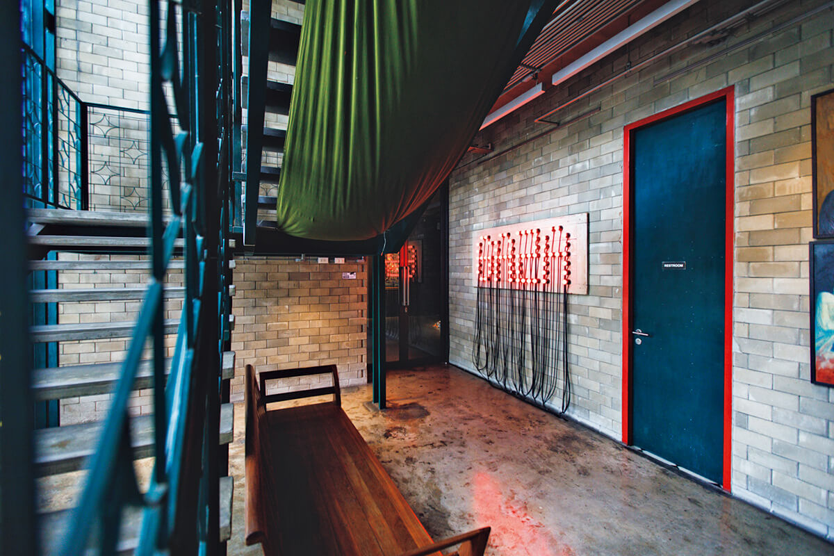 バンコク〈シネマ・オアシス〉併設のギャラリーフロア