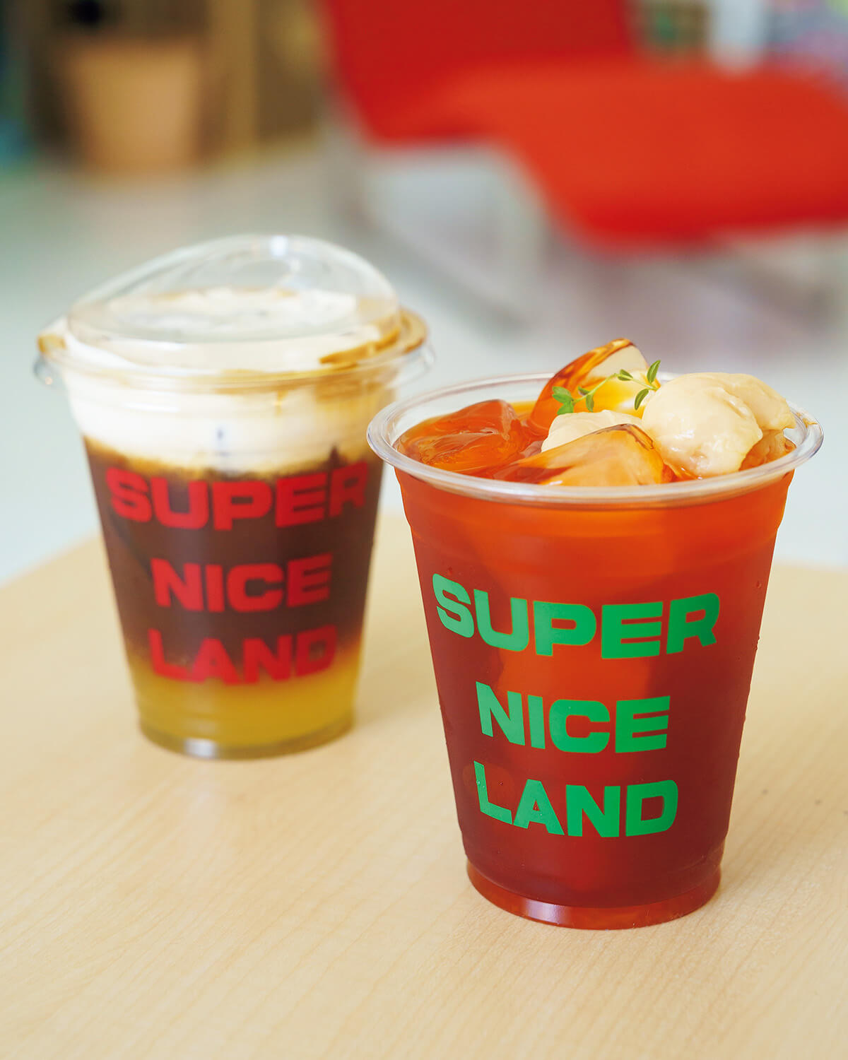 バンコク〈スーパー・ナイス・ランド〉スーパーナイスコーヒー、ライチタイティー