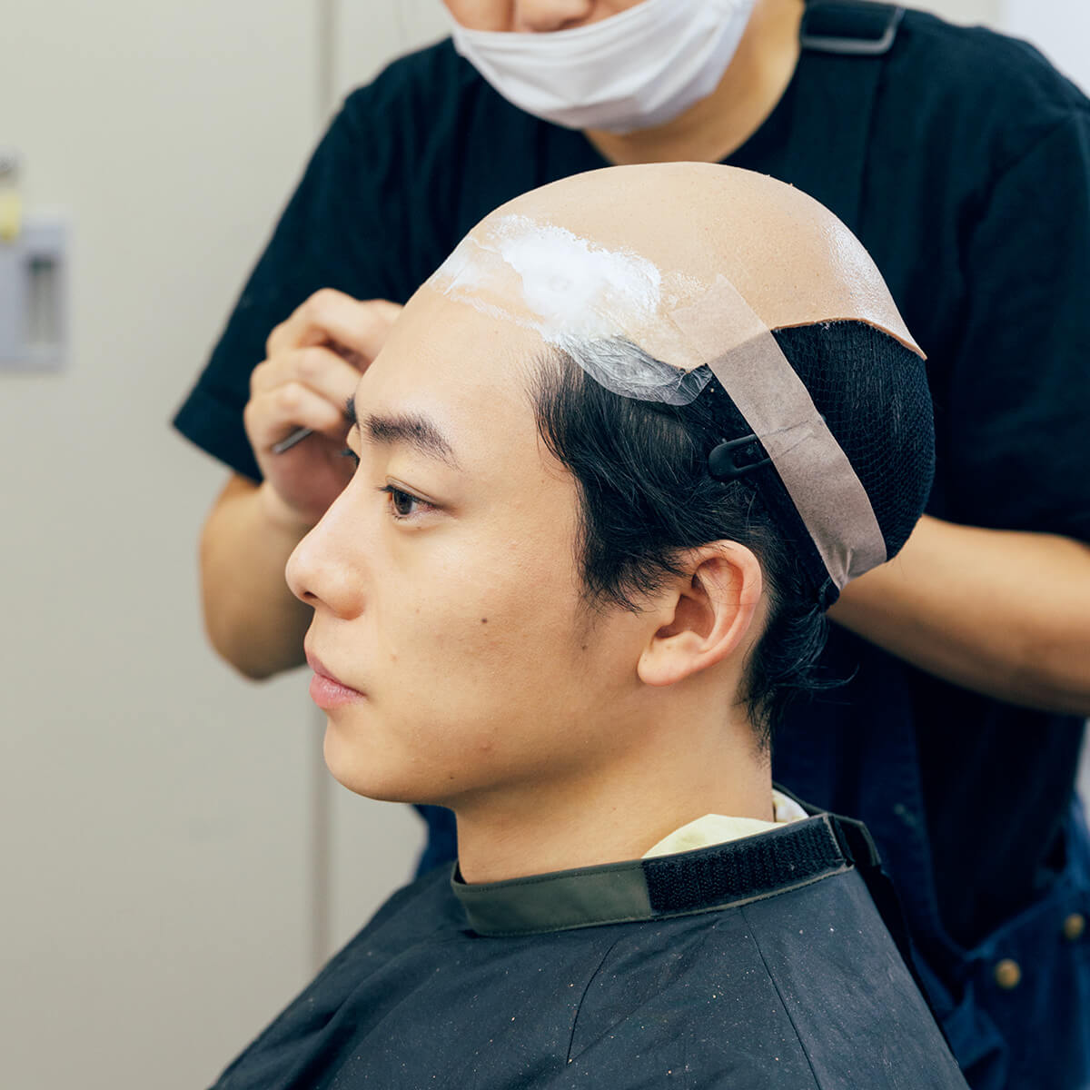 俳優・井上祐貴 松平定信役のヘアメイクの様子