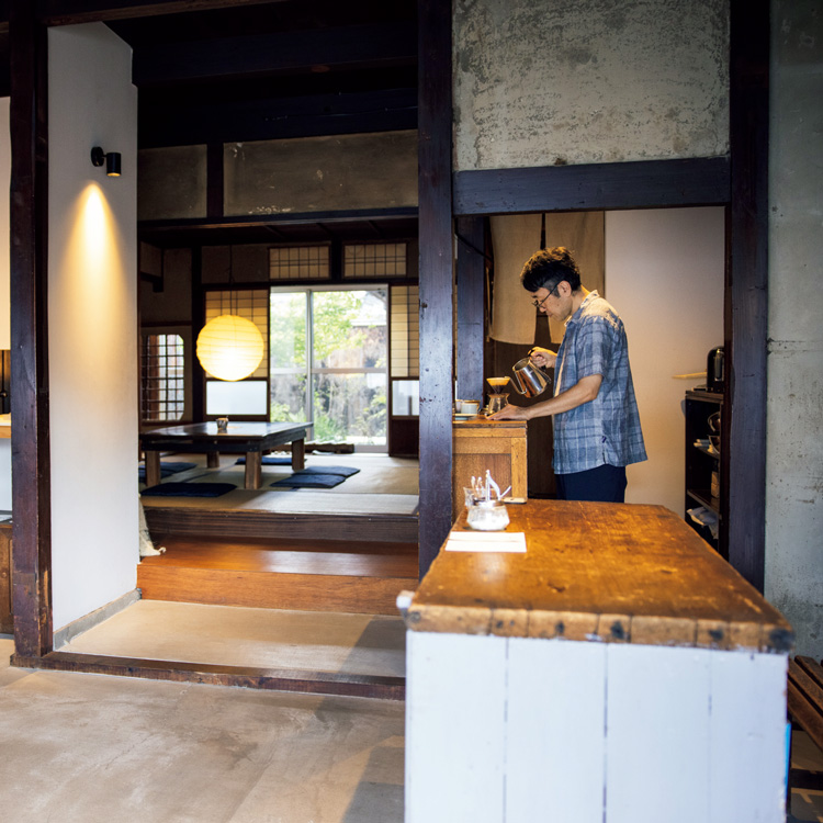 老舗と町家、京都のコーヒー喫茶で憩う。〈はなふさ イースト店〉、〈IWASHI COFFEE〉
