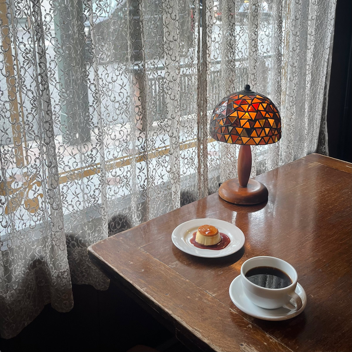 京都〈COFFEE Cattleya〉のコーヒーとパンナコッタ