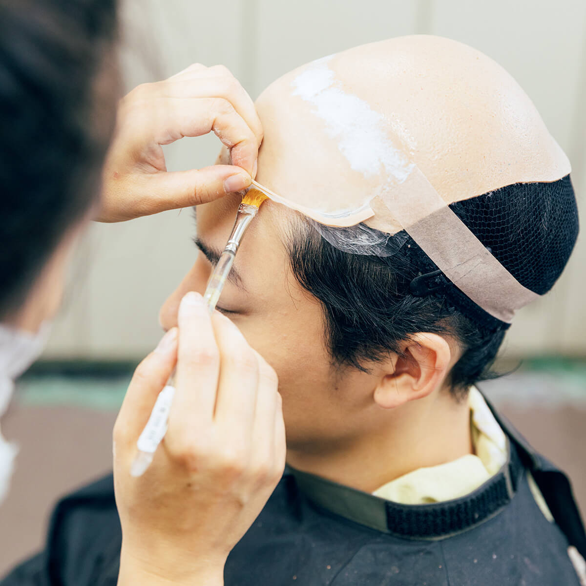 俳優・井上祐貴 松平定信役のヘアメイクの様子