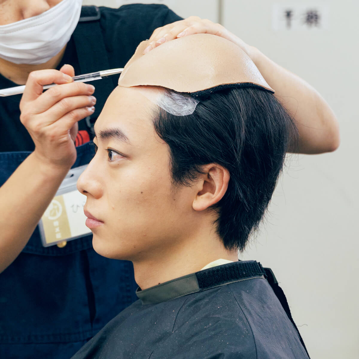俳優・井上祐貴 松平定信役のヘアメイクの様子