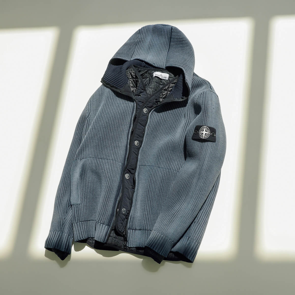 〈ストーンアイランド〉ニットフーディ