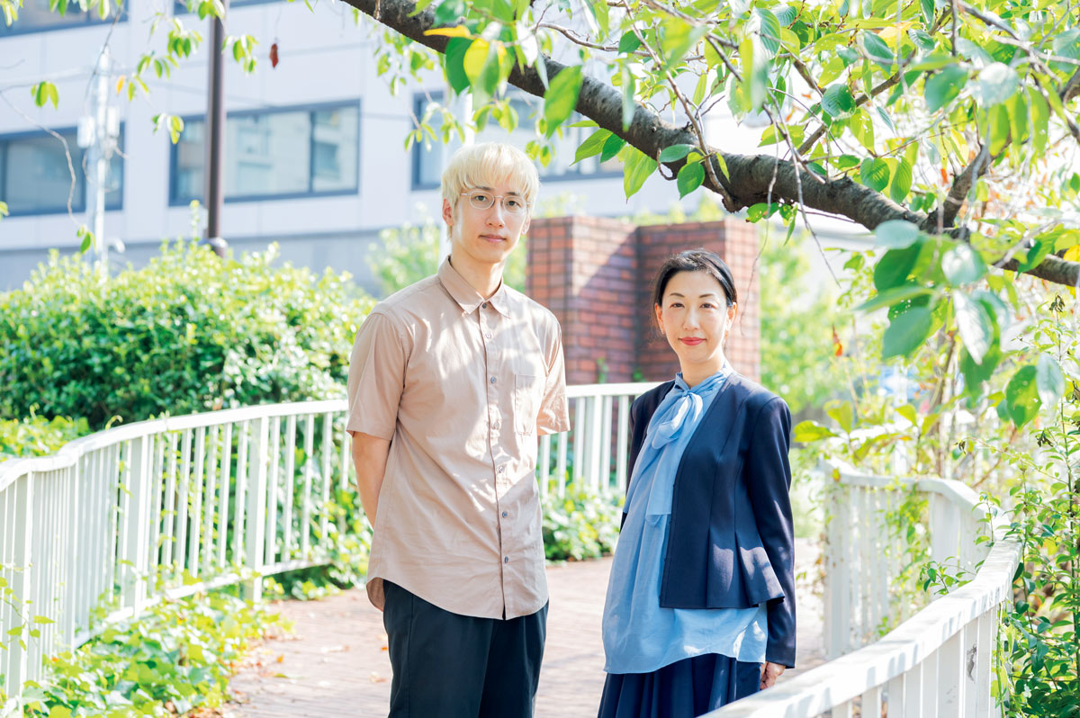 朝井リョウと田中東子のポートレート