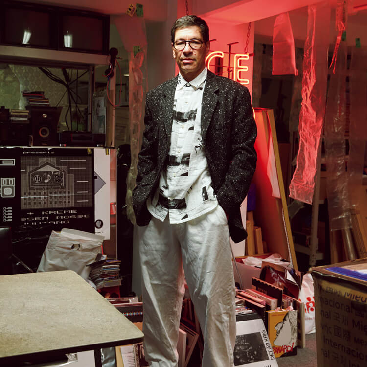 〈C.E〉ディレクターのトビー・フェルトウェル