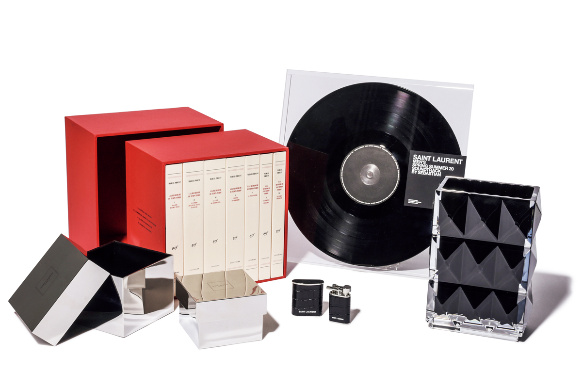 〈SAINT LAURENT RIVE DROITE〉クチュールの美学が宿るホームコレクション