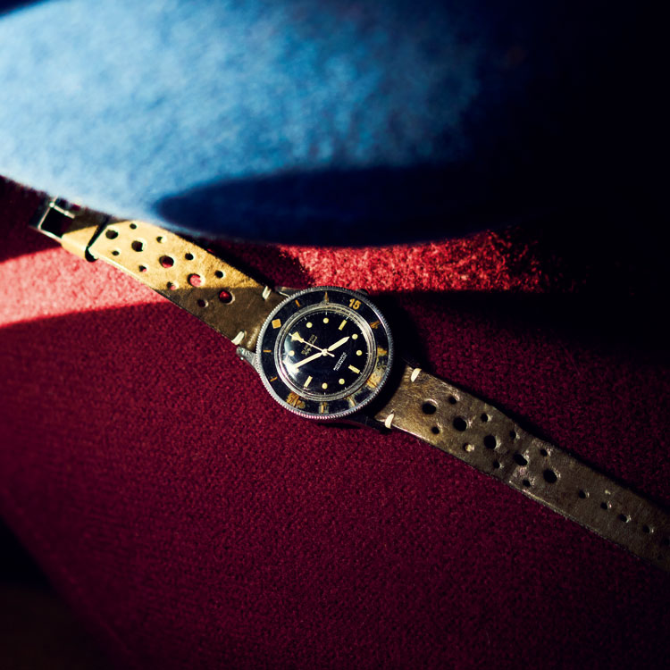 〈ブランパン〉が1953年に発売した世界初のダイバーズウォッチ「フィフティ ファゾムス」の初期モデル