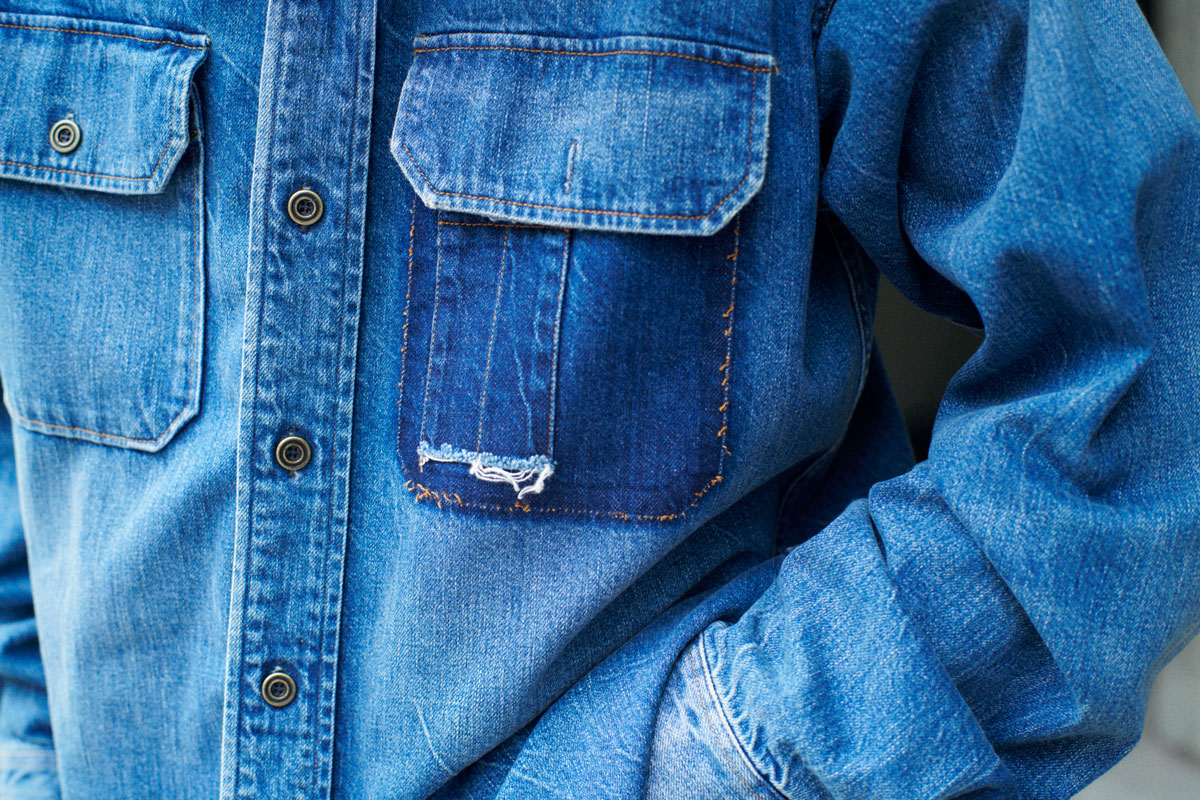 デニムシャツ