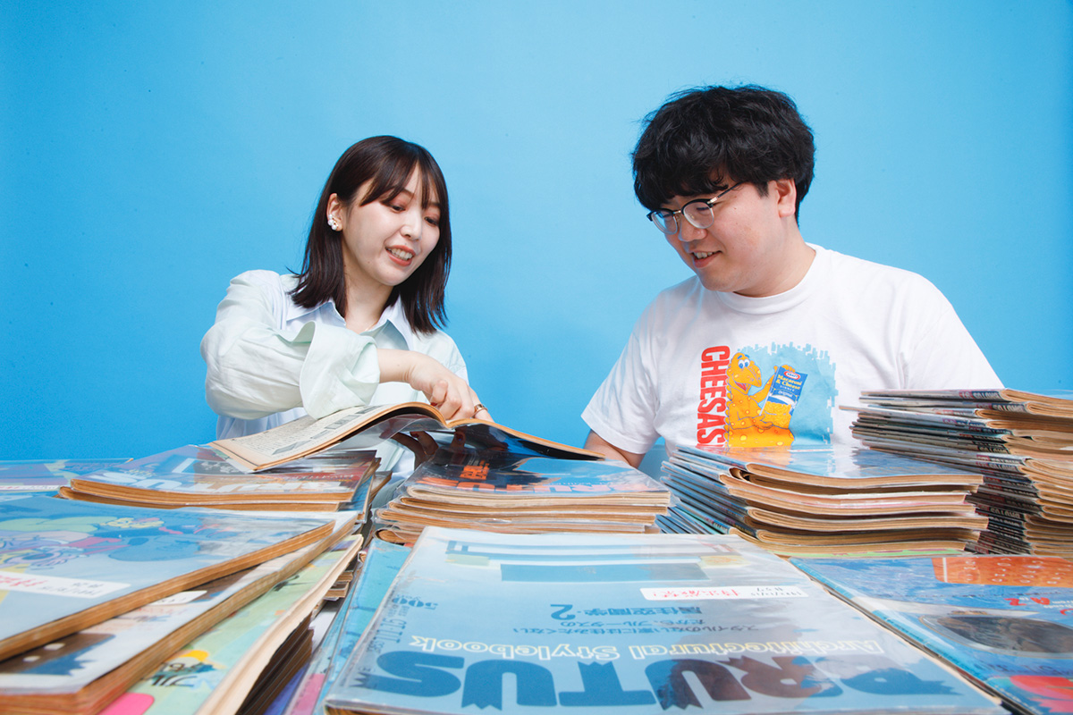 雑誌BRUTUSを読む三宅香帆と佐伯ポインティ