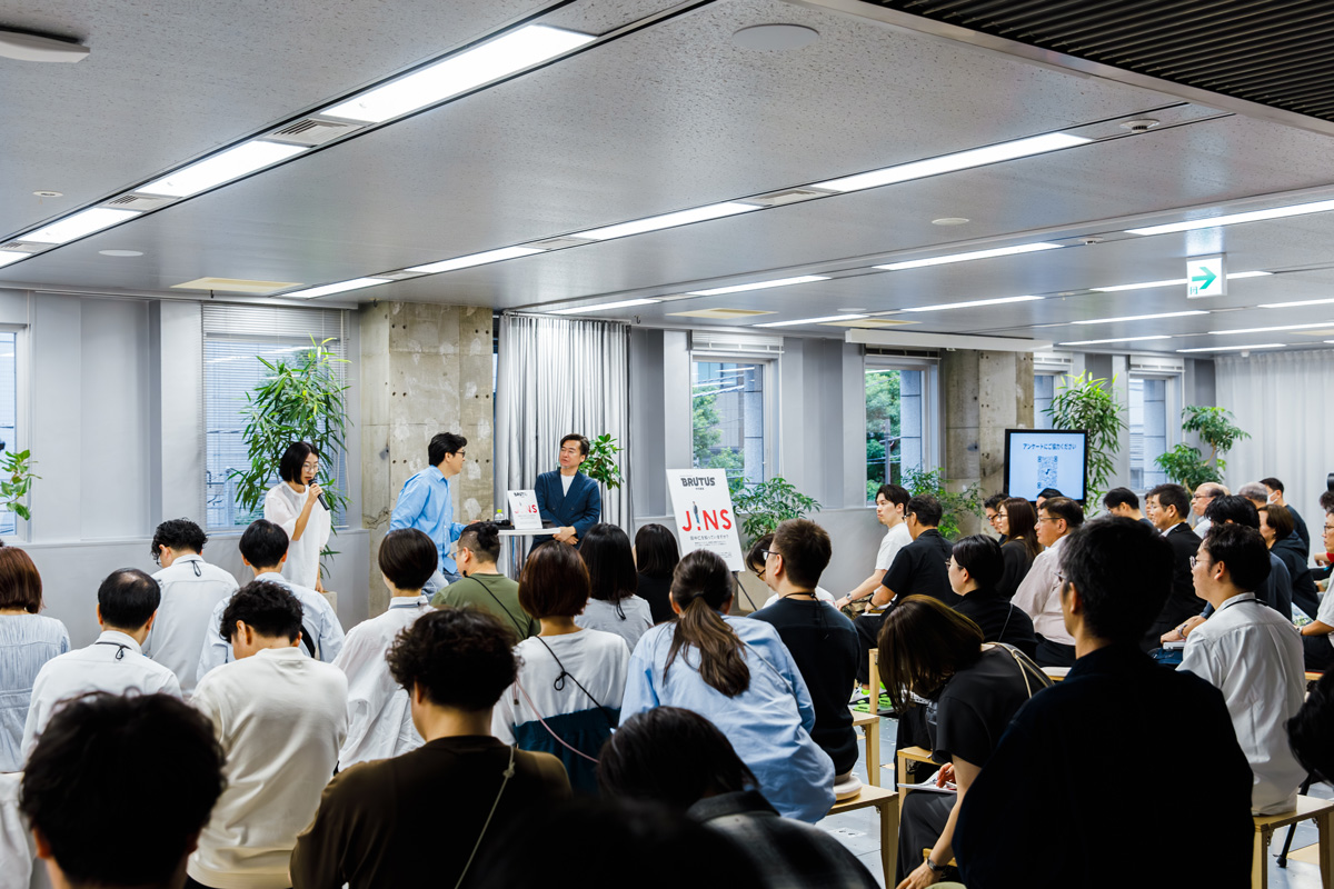 JINSのCEO・田中仁さんとBRUTUS編集長の田島朗
