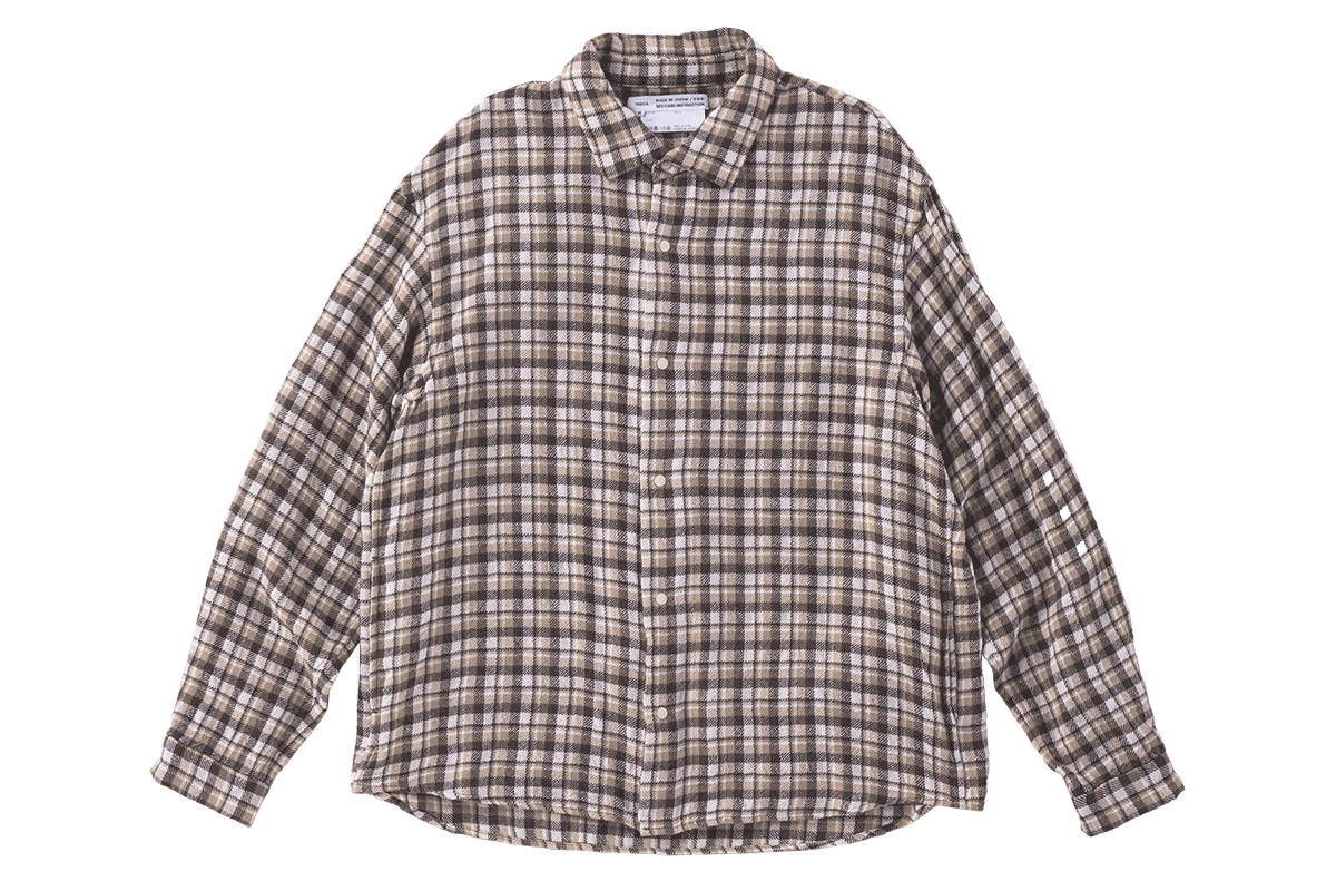 〈ヤエカ〉のコンフォートシャツ