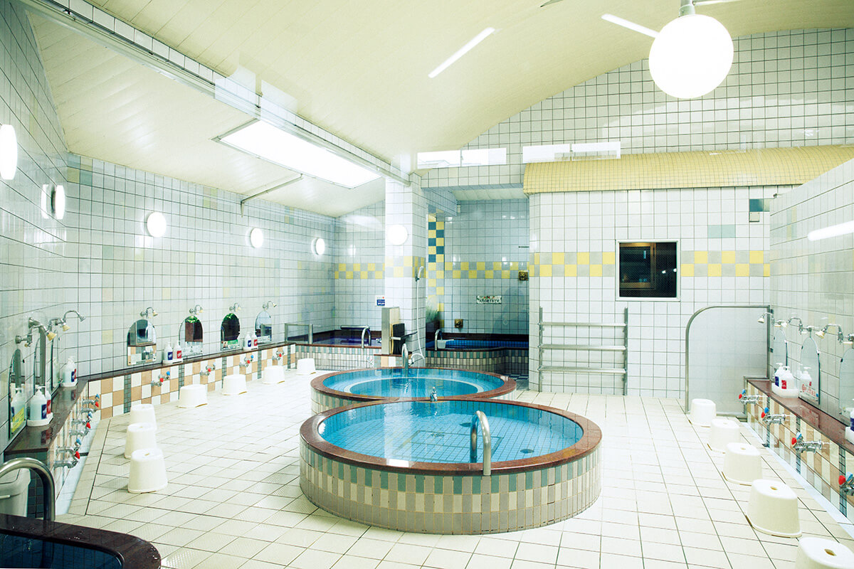 京都〈白山湯 高辻店〉店内