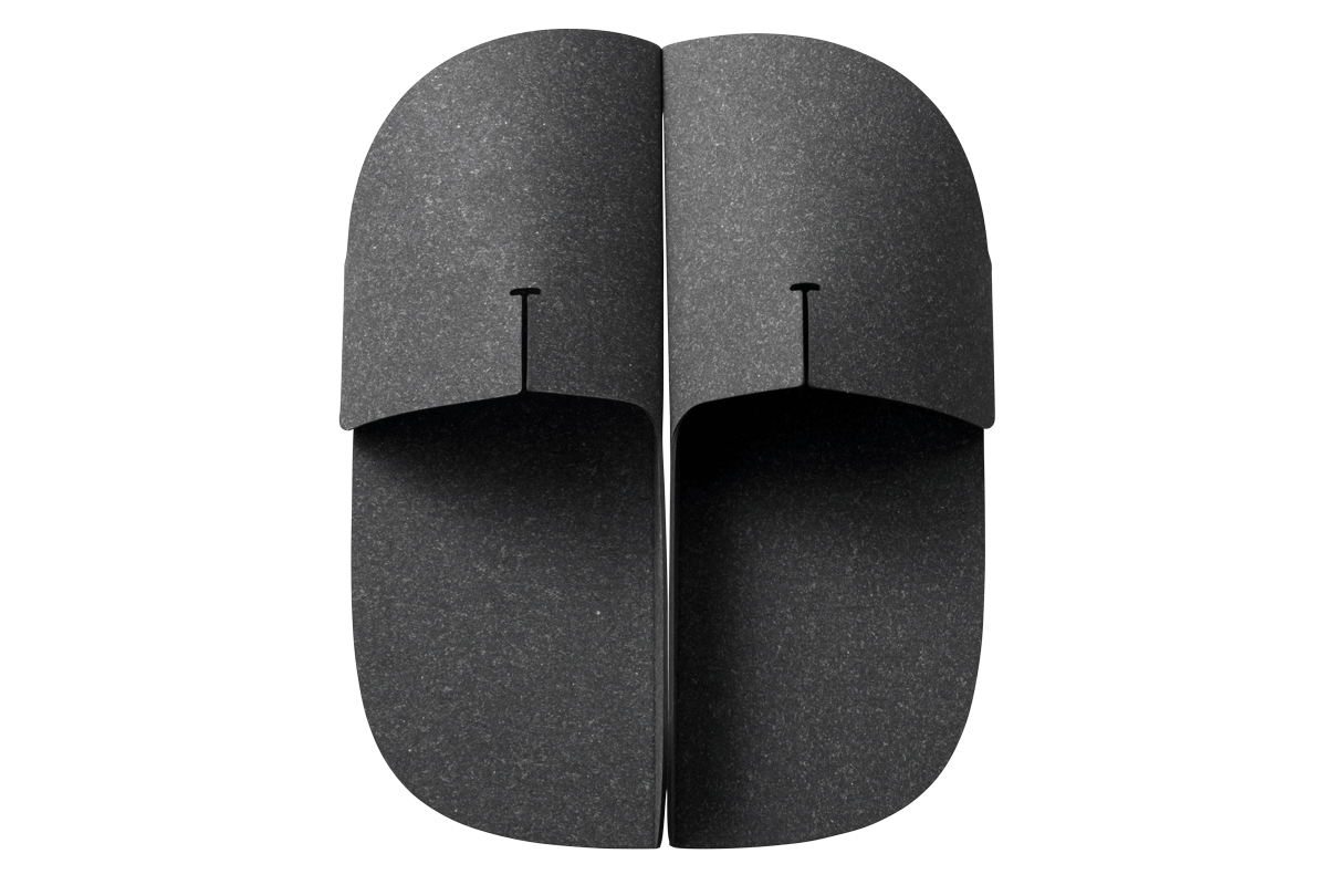 〈SOGU〉のスリッパ