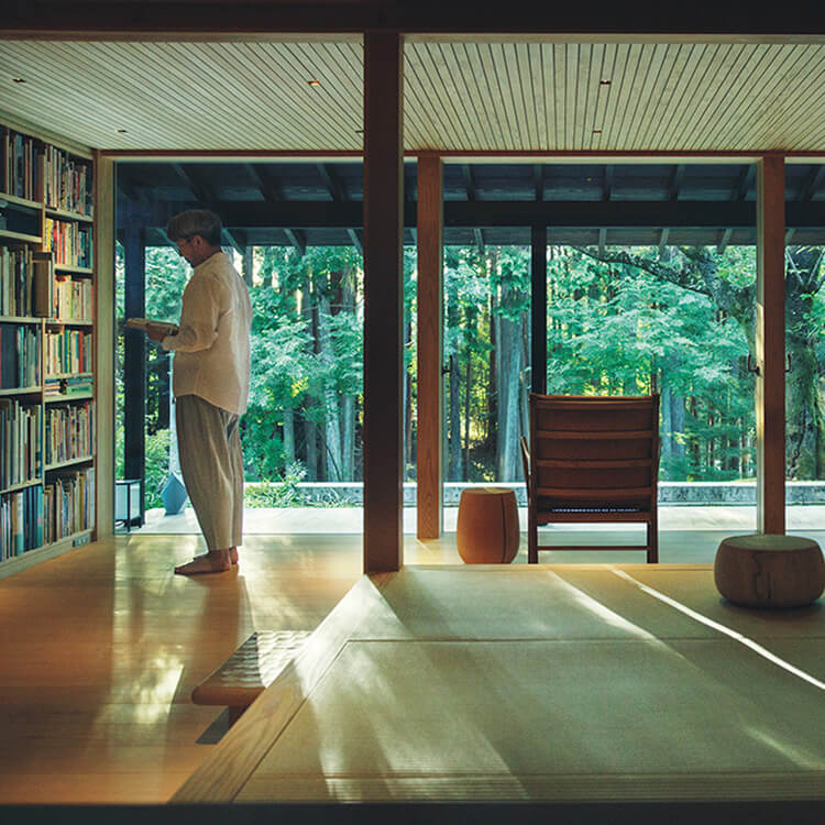 京都の「時を超える余白」。図書室・喫茶〈鈍考〉