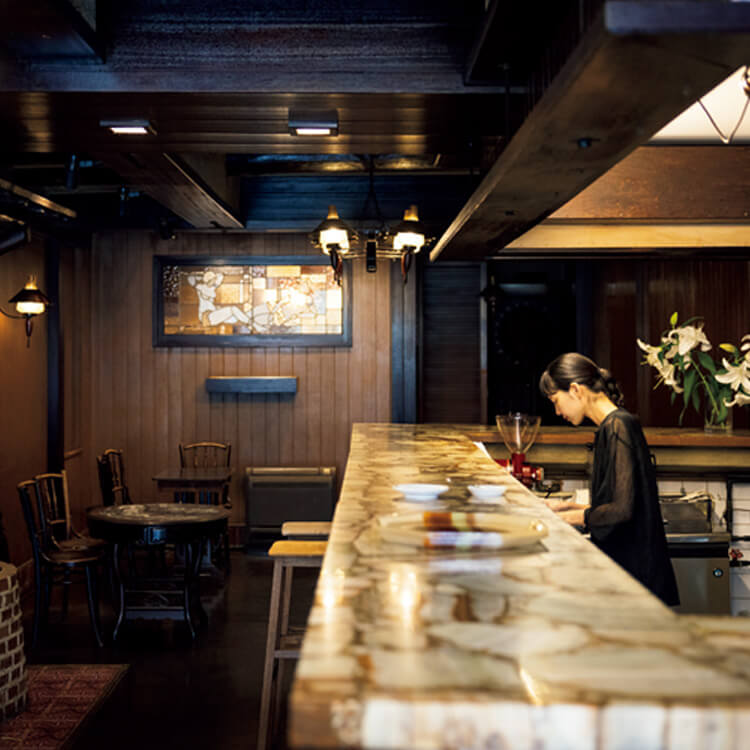 老舗といまどきの専門店が共存。琥珀色の一杯を嗜める、京都のコーヒー喫茶6選