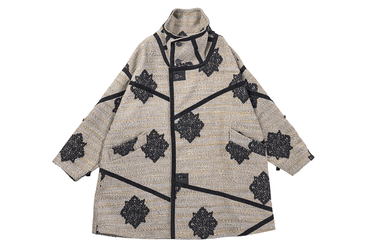 〈キコ・コスタディノフ〉のロングコート