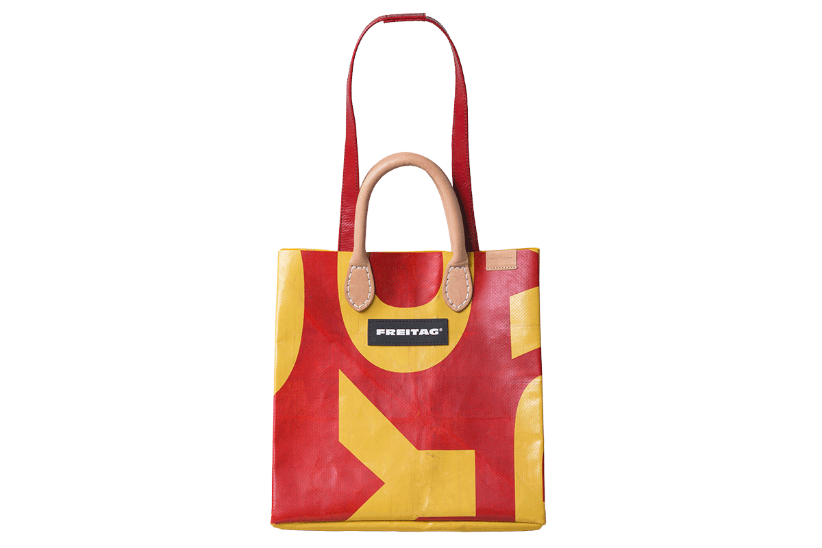 〈フライターグ バイ エンダースキーマ〉のバッグ