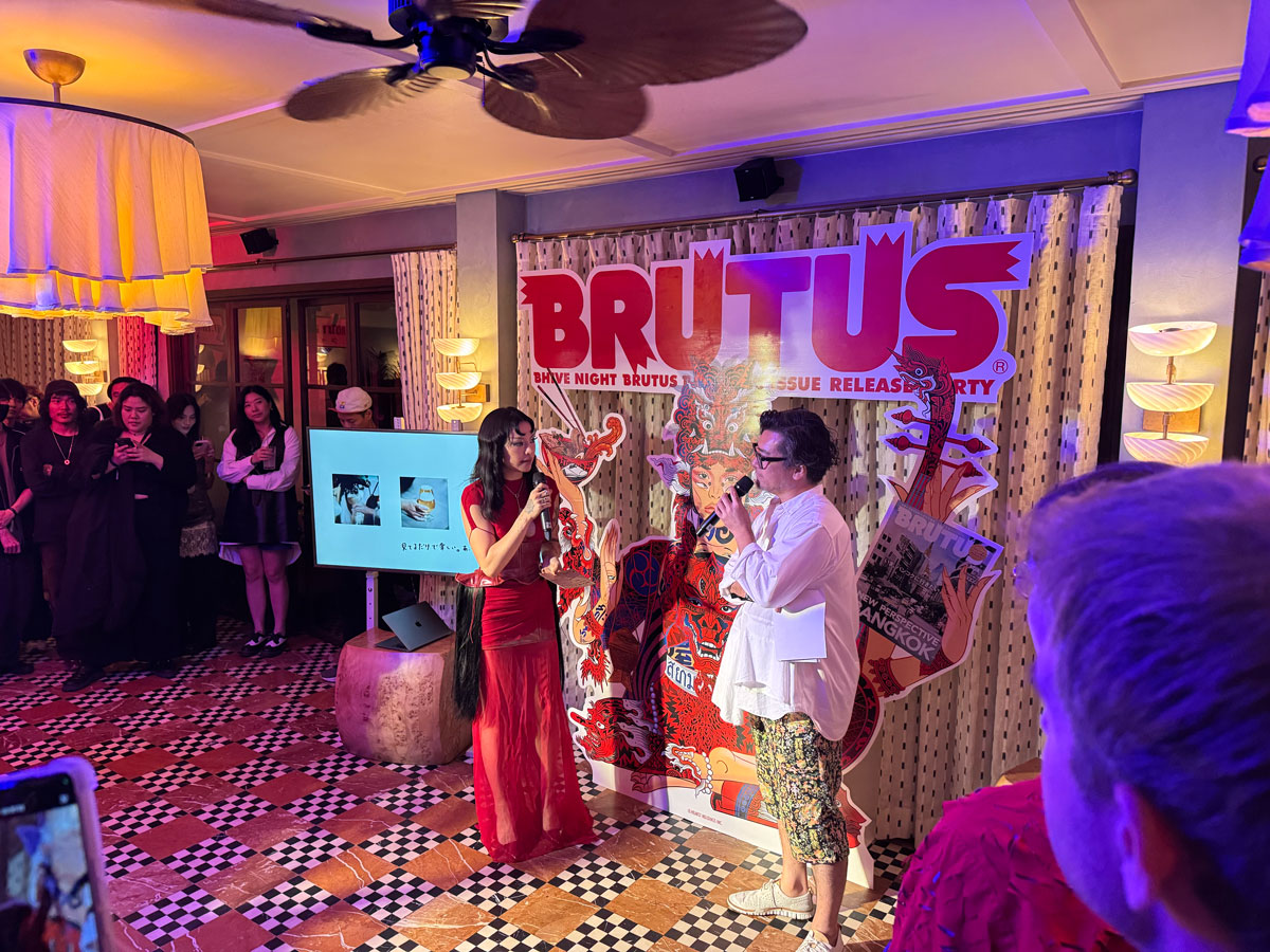 パイラと対話するかたちでBRUTUSのコンセプトを語り、ゲストへ挨拶をする田島編集長