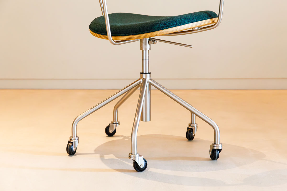 CH621 スウィベルチェア