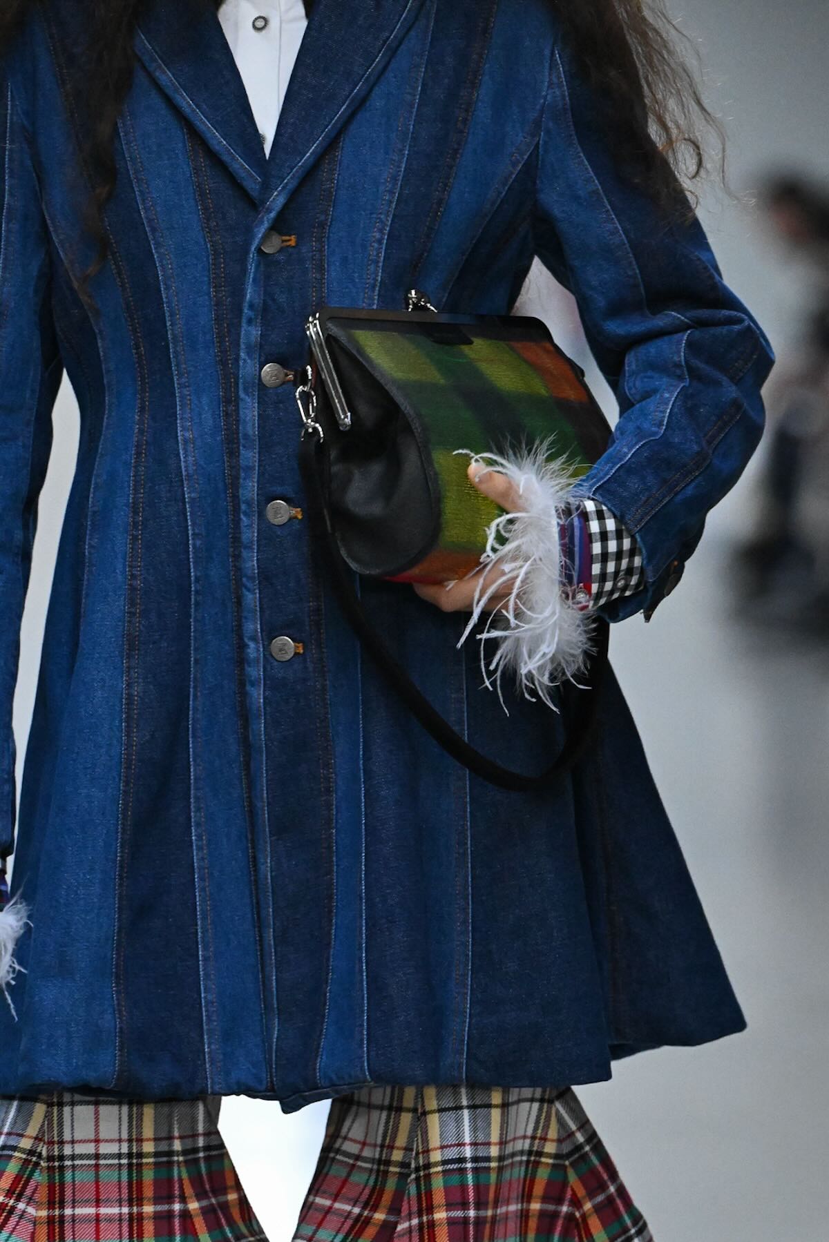 LED TOKYO、MAGNETとの3社共同開発によるアイテム