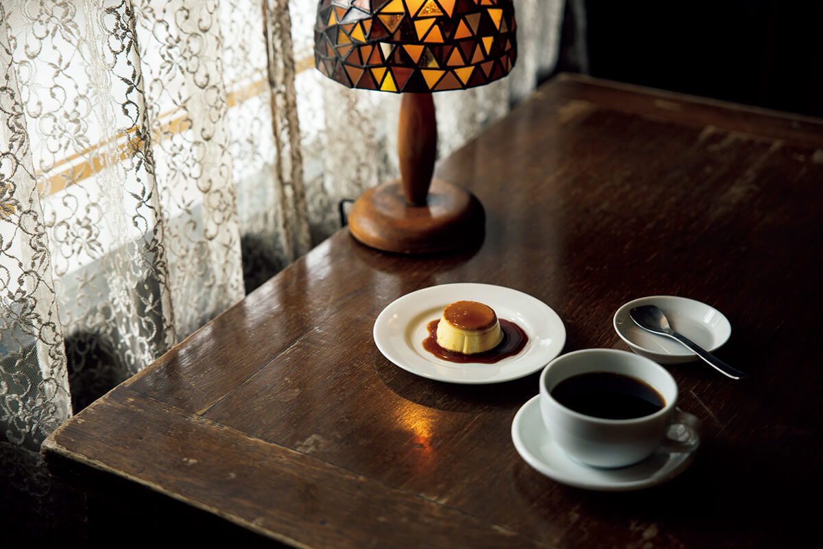 京都〈COFFEE Cattleya〉ホンジュラスのダークロースト、自家製パンナコッタ