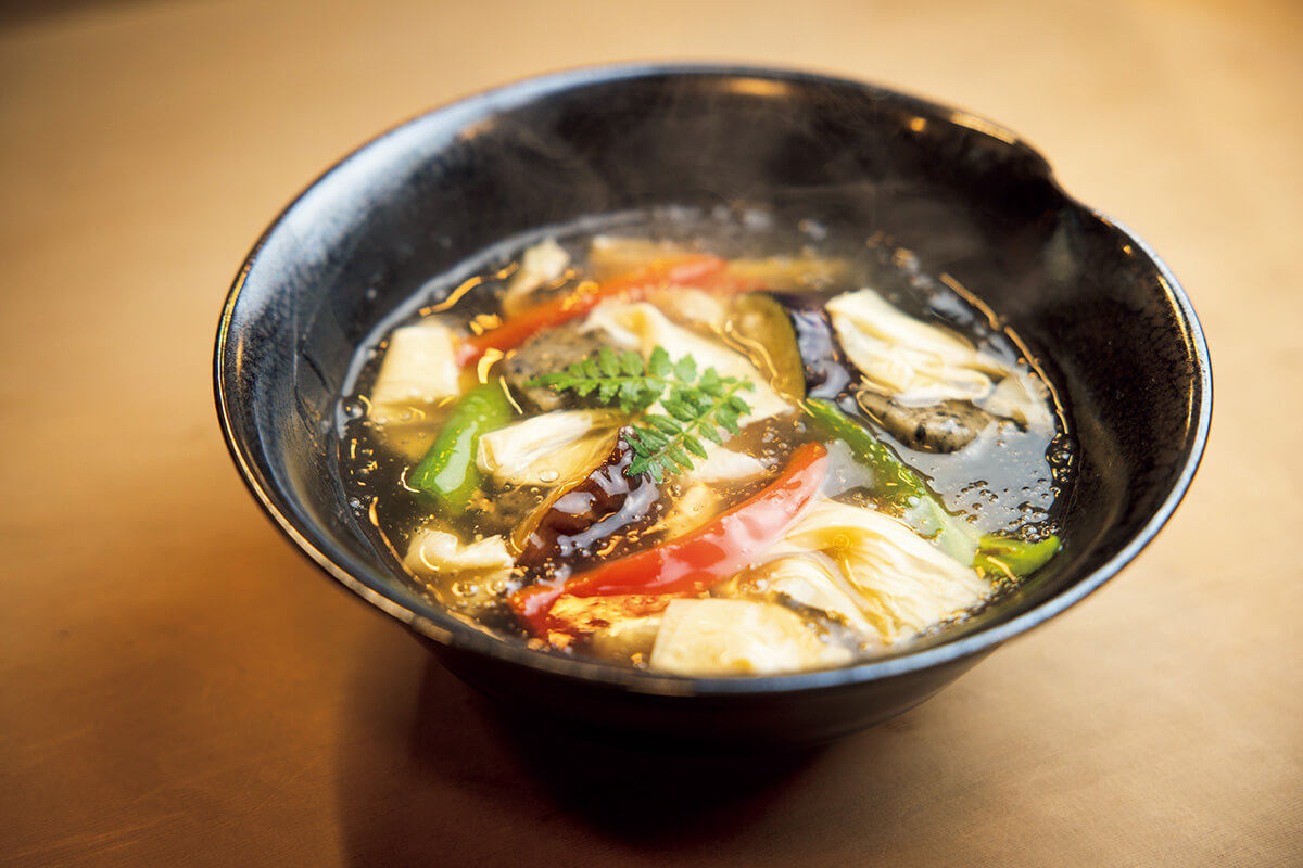京都〈余志屋〉湯葉と生麩の野菜あんかけ