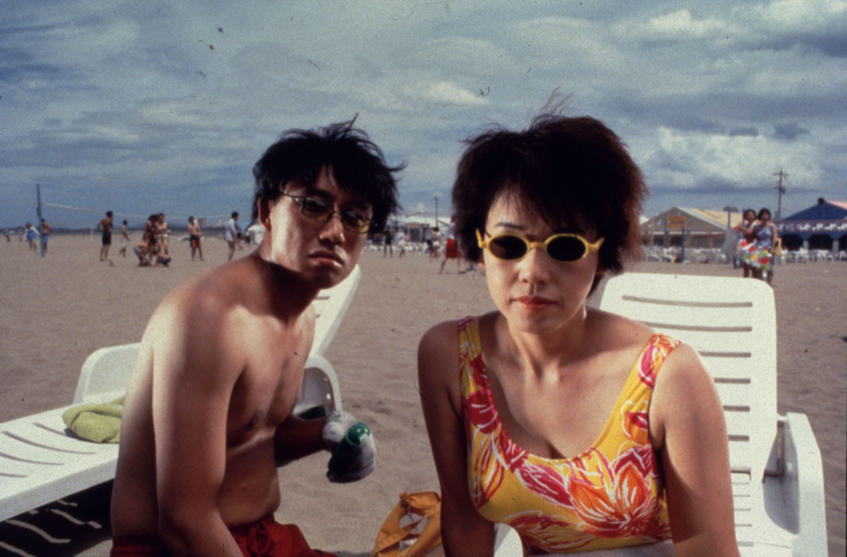 西村雅彦演じる夫・重徳(左)と大竹しのぶ演じる菰田幸子(右)