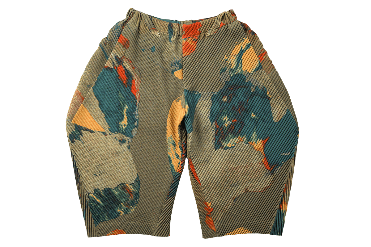 〈オム プリッセ イッセイ ミヤケ〉のパンツ