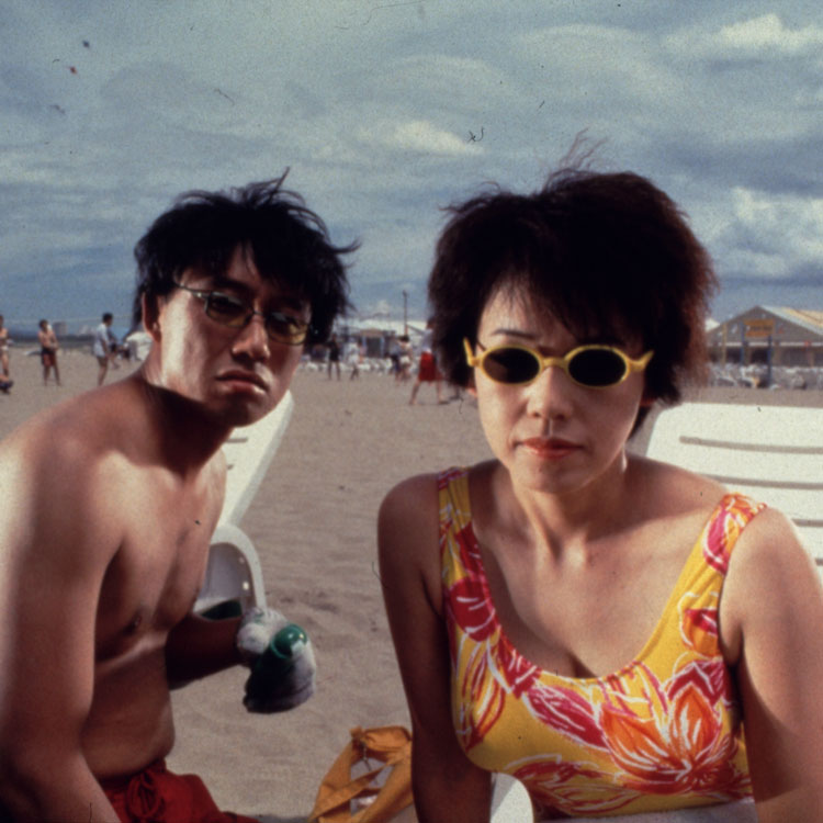 西村雅彦演じる夫・重徳（左）と大竹しのぶ演じる菰田幸子（右）