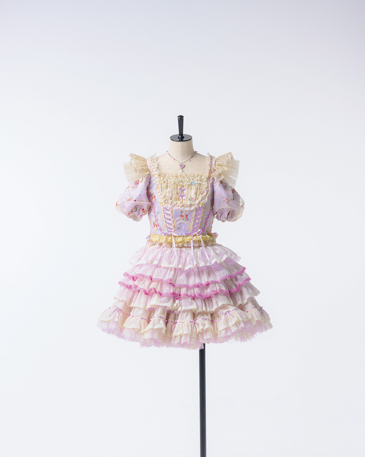 ＝LOVE 大谷映美里『＝LOVE 8th ANNIVERSARY PREMIUM TOUR』衣装