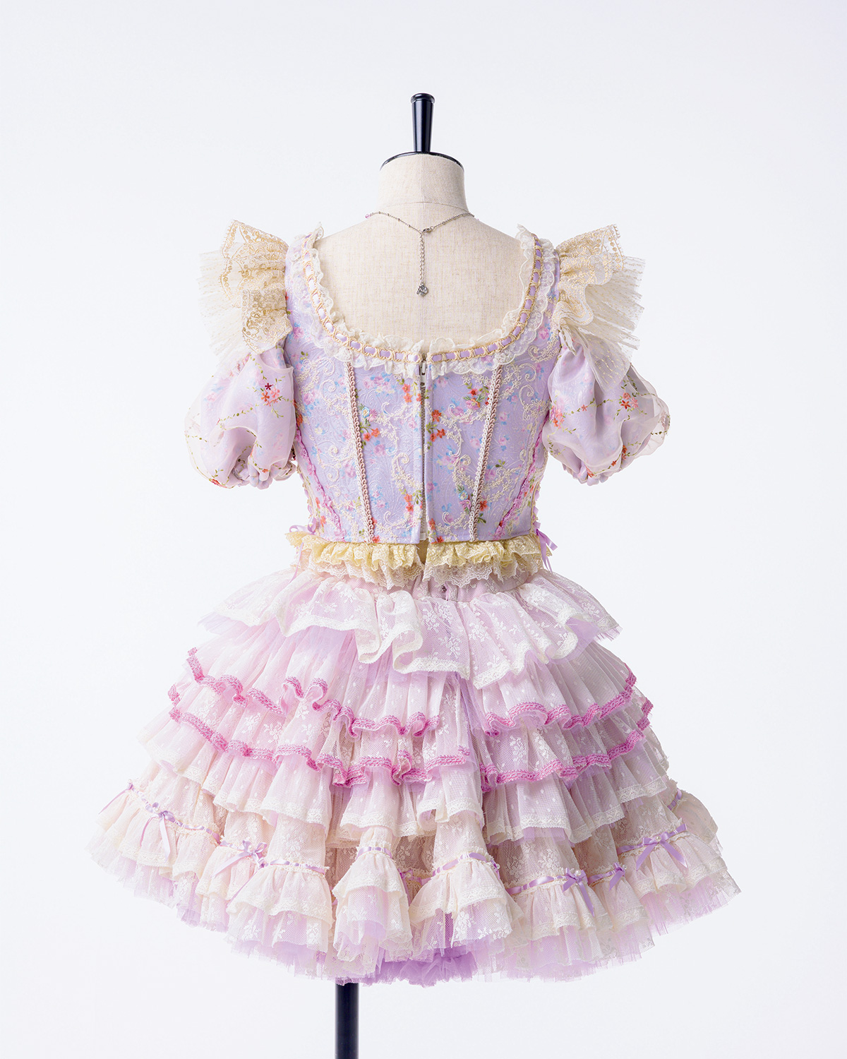 ＝LOVE 大谷映美里『＝LOVE 8th ANNIVERSARY PREMIUM TOUR』衣装