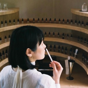 日用品図鑑：調香師・沙里の愛用する〈Anthology Paris〉の革靴 etc.