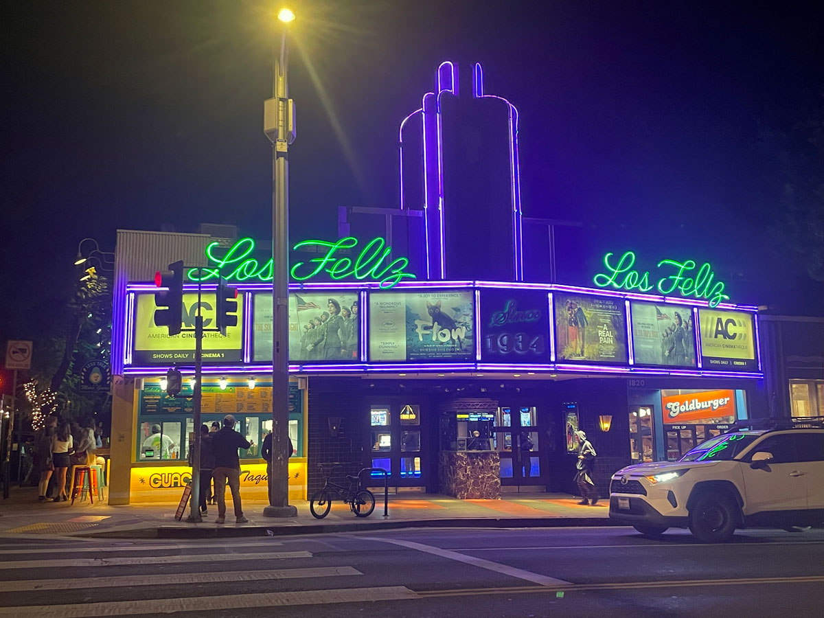 ロサンゼルスの映画館〈Los Feliz〉