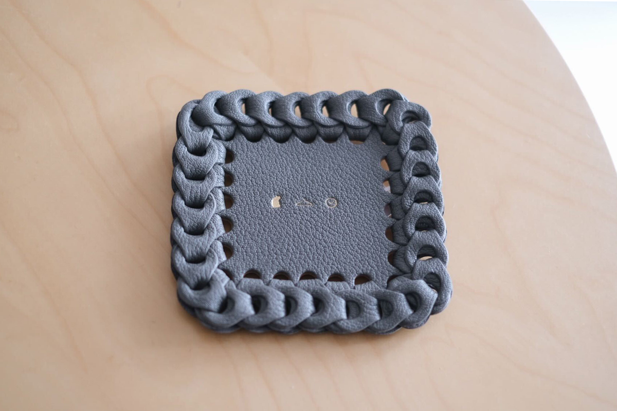 〈ECW SHOTO〉別注の〈イルミーチョ〉のレザートレイ