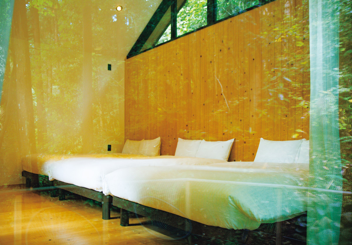 〈自然人村〉宿泊ロッジの客室