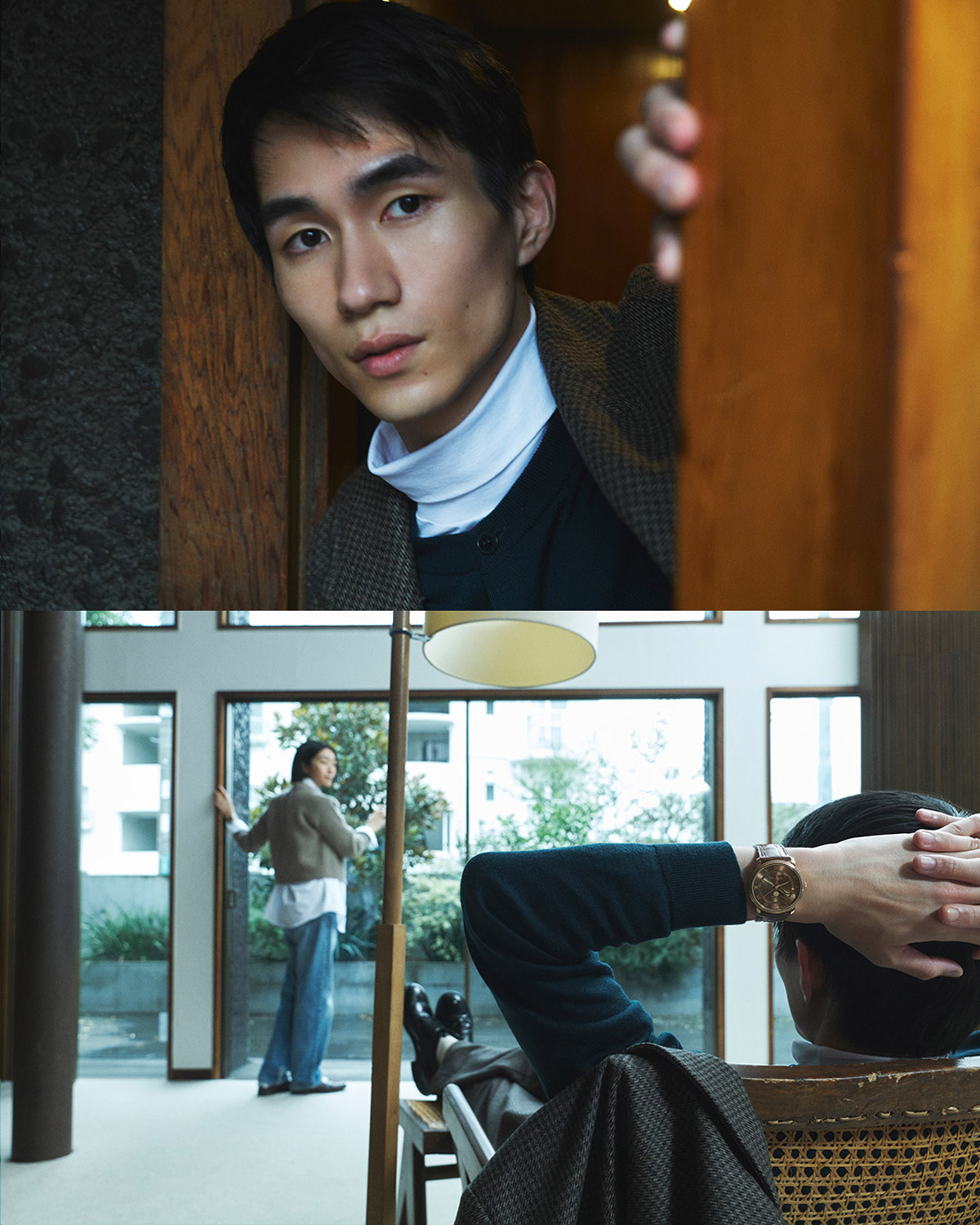 こちらをみている男性と窓を開ける女性