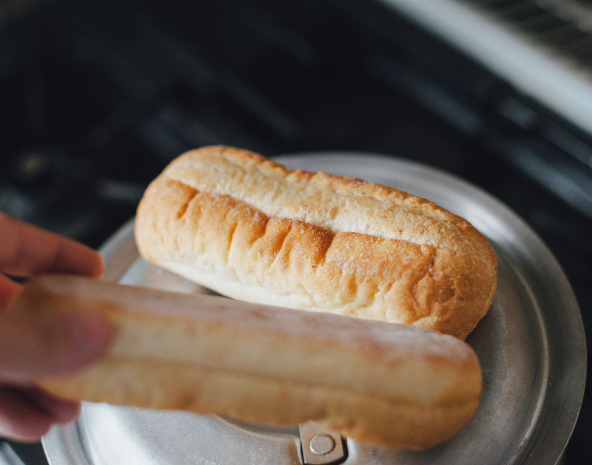 ソフトバゲットを温める様子
