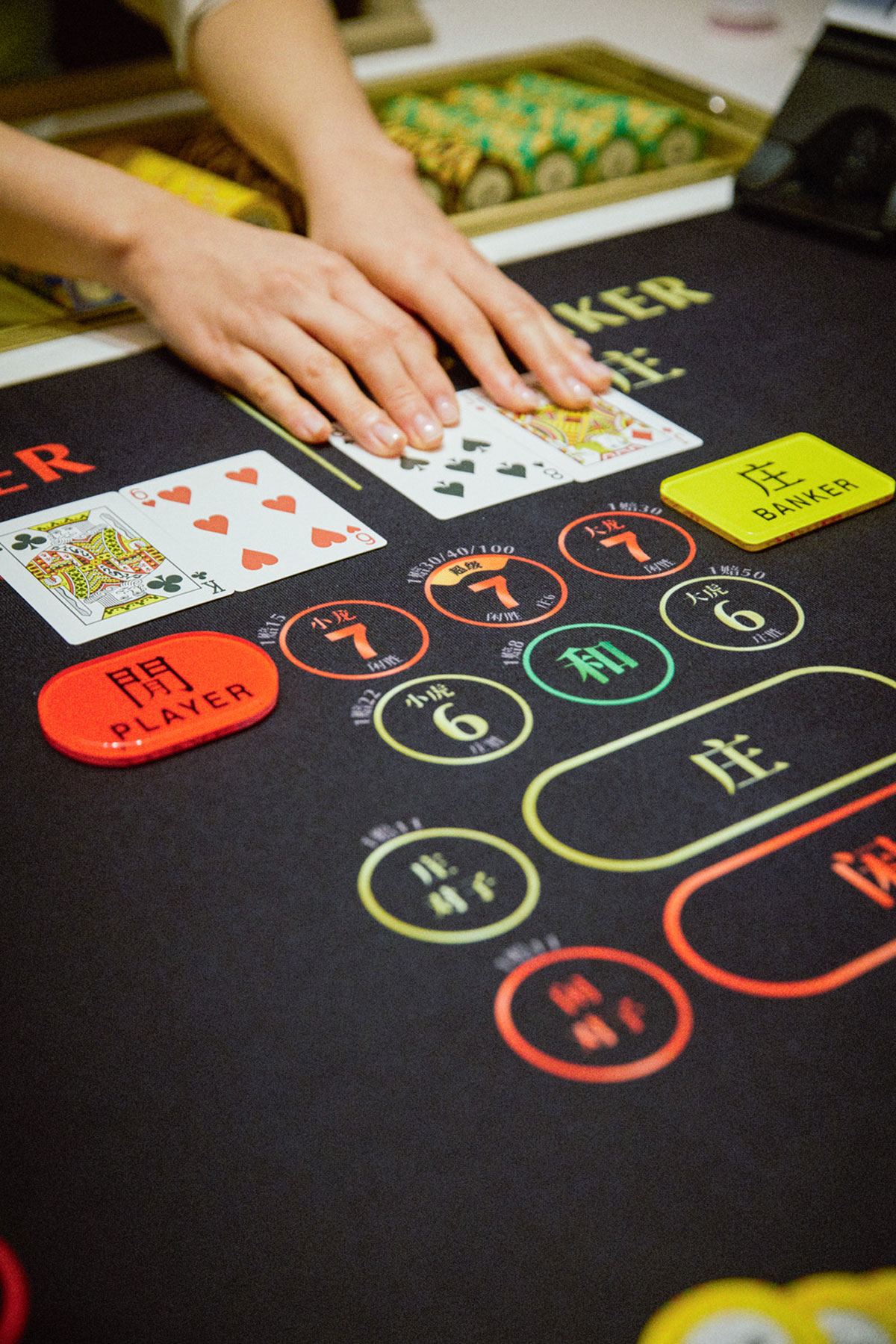 〈インスパイア カジノ〉でのカジノの様子