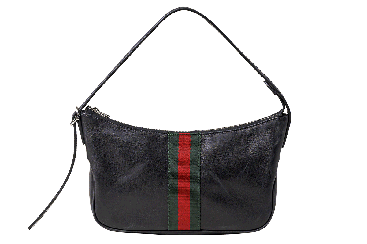 〈グッチ〉のハンドバッグ