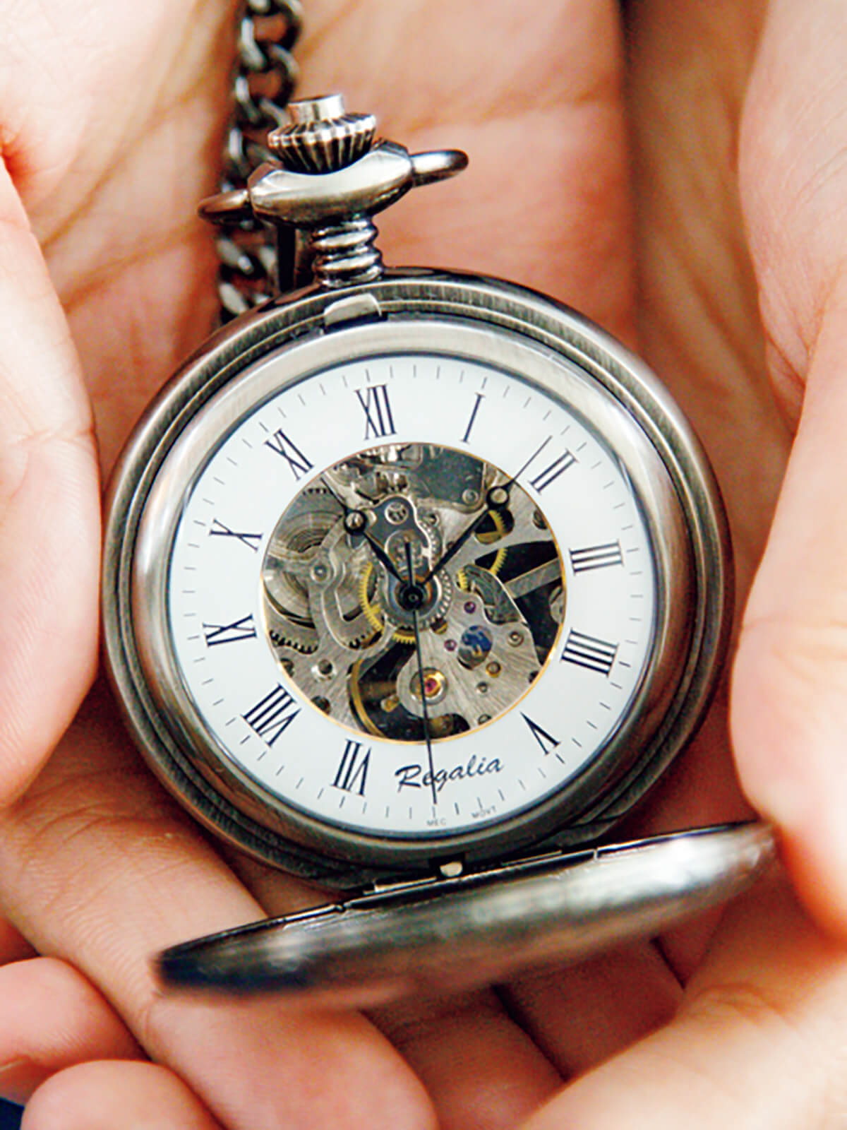 〈セイコー〉と〈レガリア〉のコラボ懐中時計