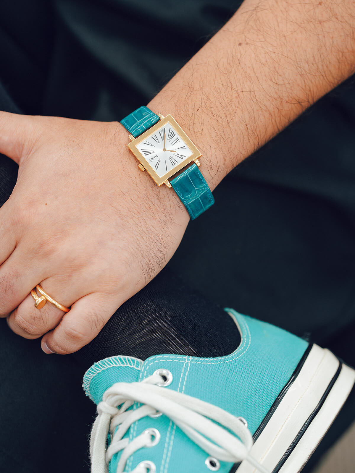 〈ピアジェ〉の1990年代製の角形時計