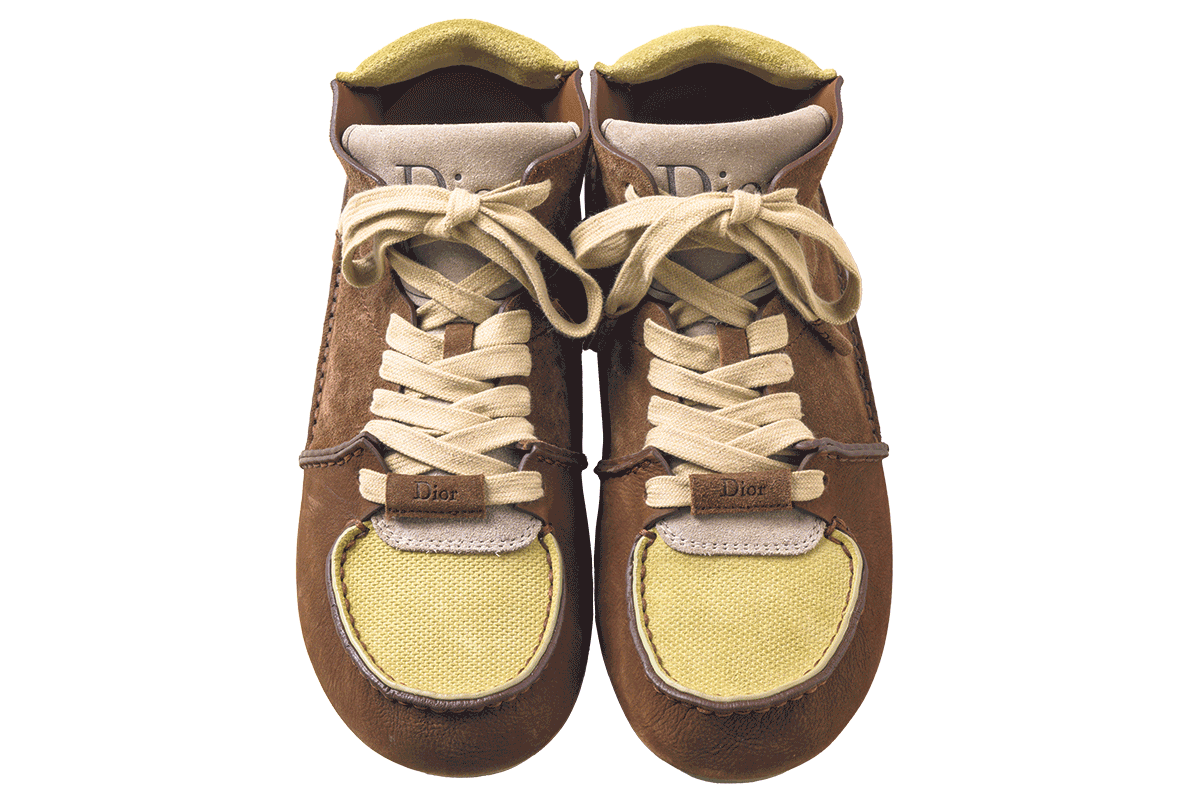 〈ディオール〉の靴