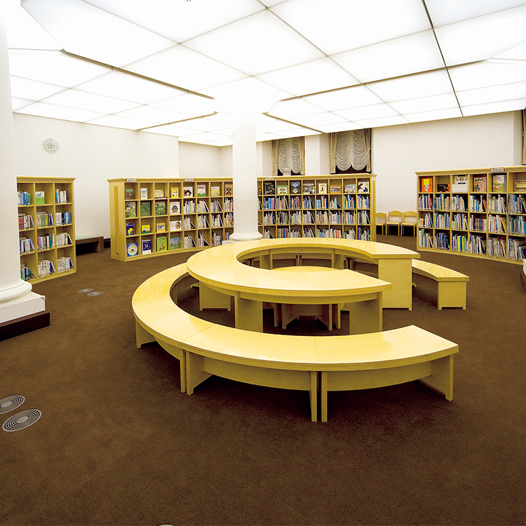 今、わざわざ行きたい。書評家・渡辺祐真が選ぶ「理想の図書館。」