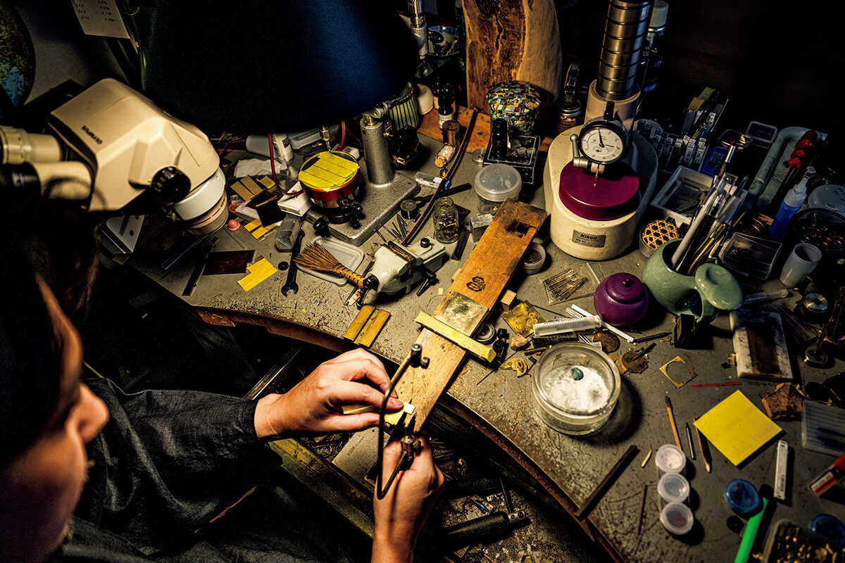 独立時計師・菊野昌宏のの工房