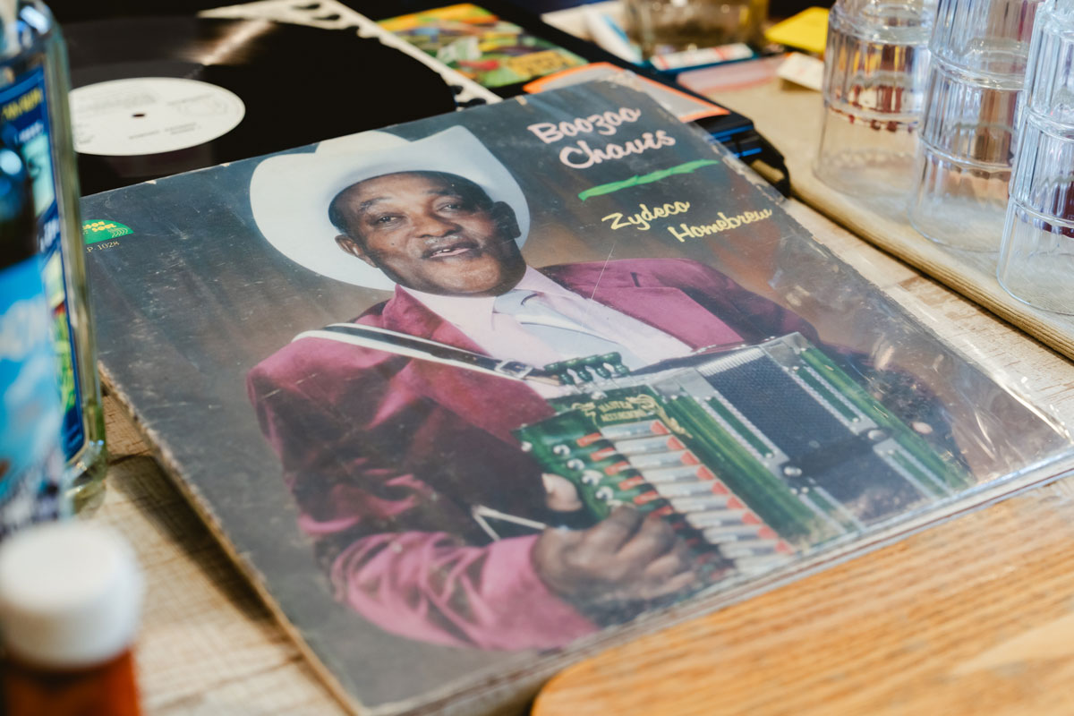 ブーズー・チュイヴィスのアルバム「zydeco homebrew」