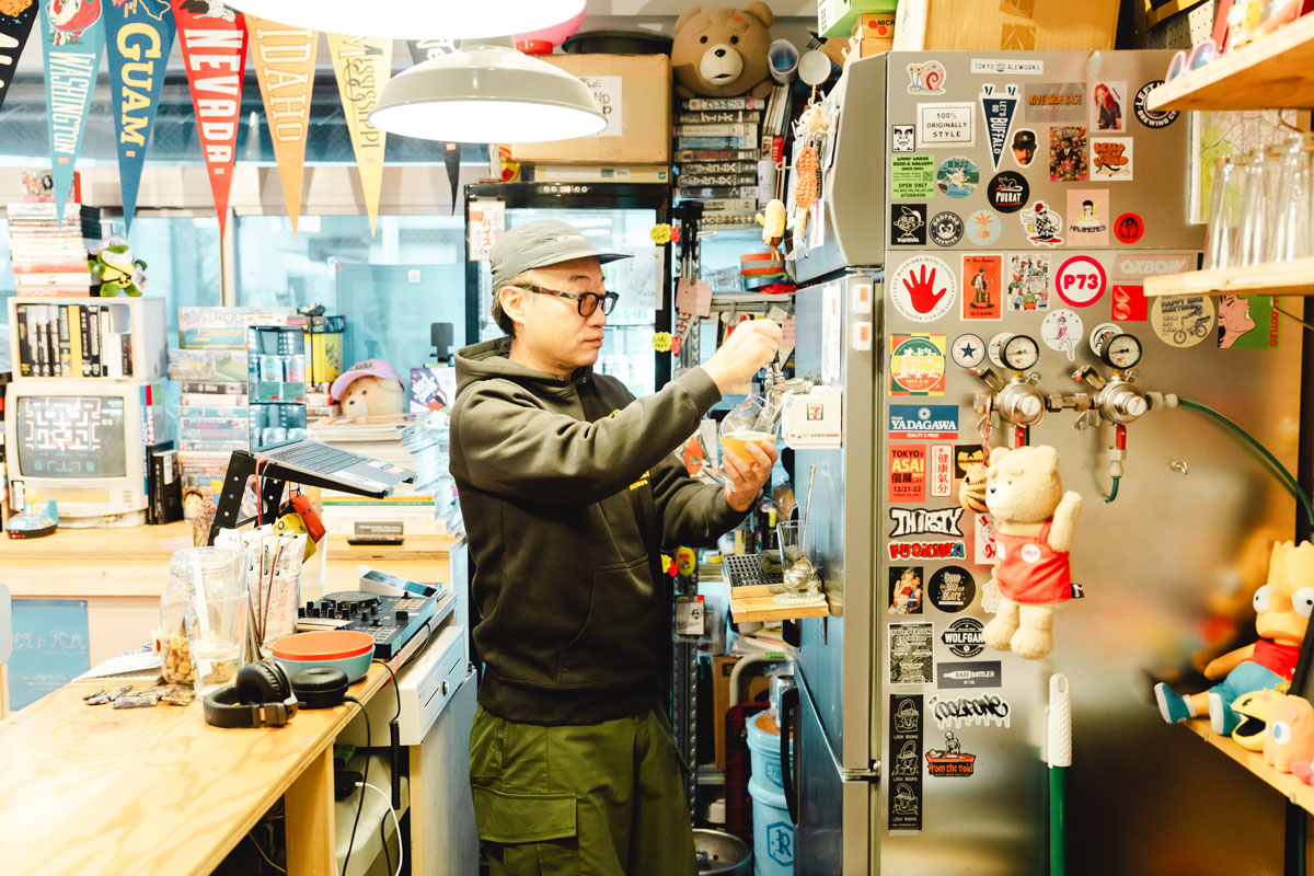 LIVIN' LARGE BEER & GALLERY 店主の今井宣一郎さん