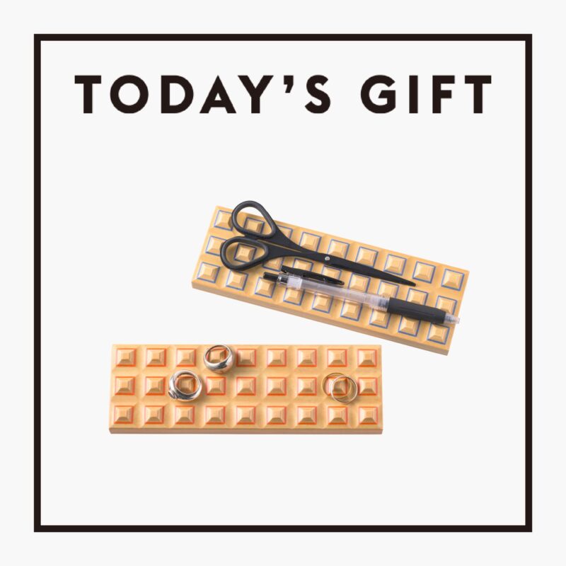 〈PLYWOOD laboratory〉のトレイ